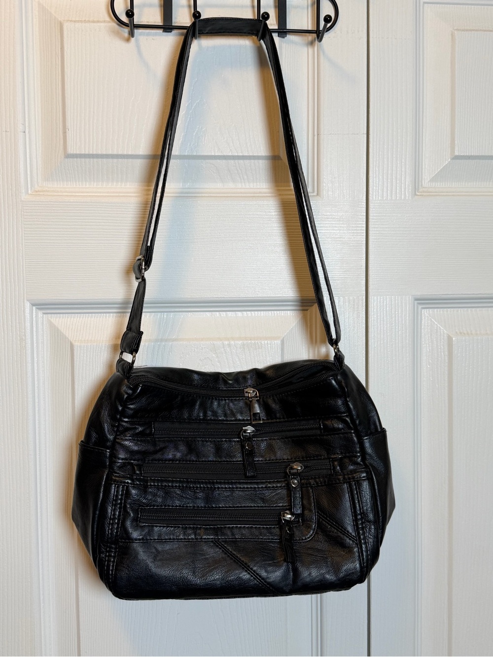 NWOT Black Multi Pocket Crossbody Shoulder Bag Faux Leather